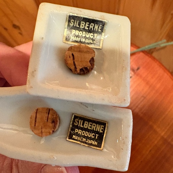 vintage salt & pepper shaker set Washington Monument and U.S. Capital porcelain - Picture 9 of 11